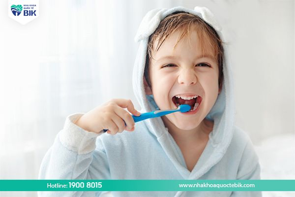 Trẻ bị hôi miệng do chải răng không đúng cách 