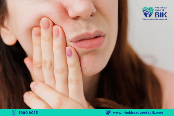 symptoms of tooth sensitivity after porcelain crown