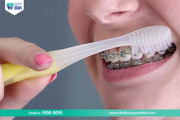 Brushing teeth vigorously - Causes of swallowing braces