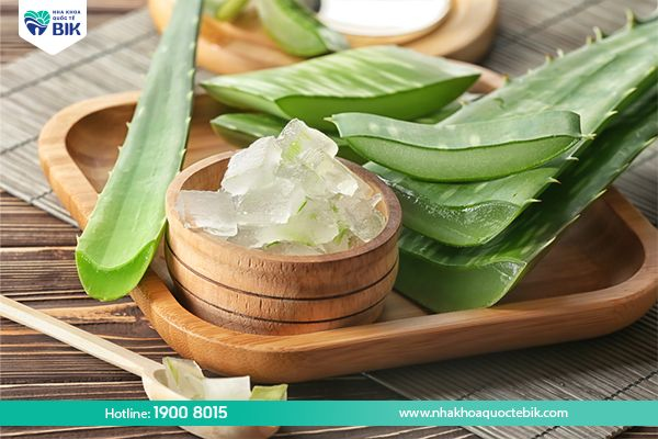 Treat swollen gums inside with aloe vera