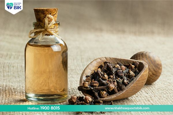 Using cloves to treat swollen gums