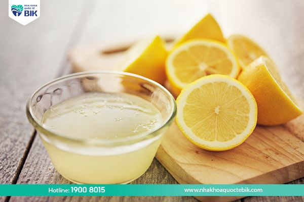 Use fresh lemon juice to treat tooth decay in children