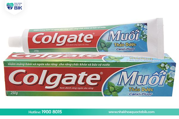 Kem đánh răng Colgate muối thảo dược