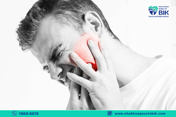 Is wisdom tooth extraction dangerous and what complications can occur